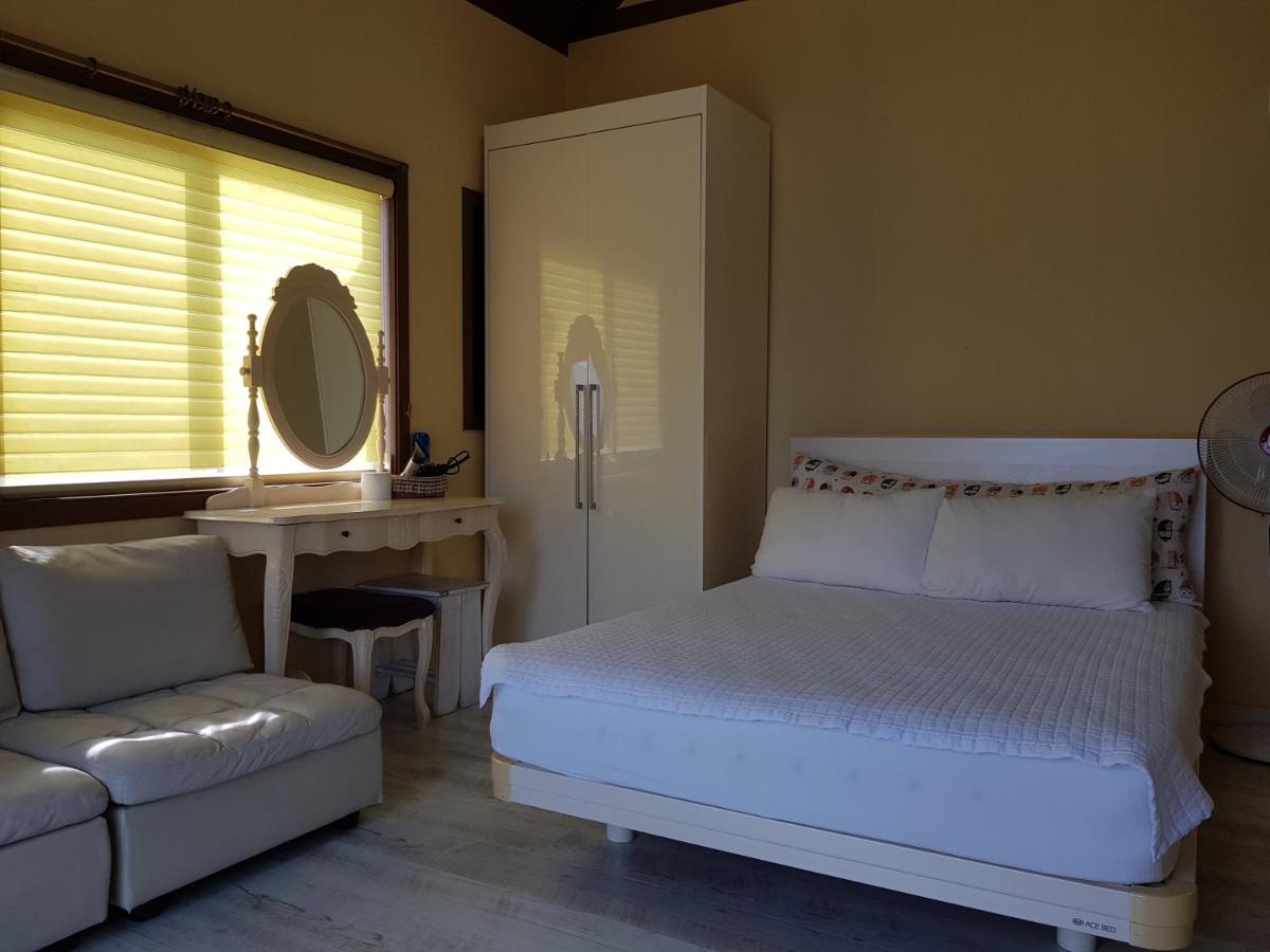 Rainbow Hill Pension Namhae Εξωτερικό φωτογραφία