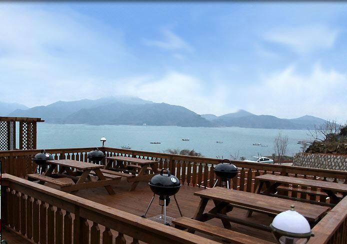 Rainbow Hill Pension Namhae Εξωτερικό φωτογραφία